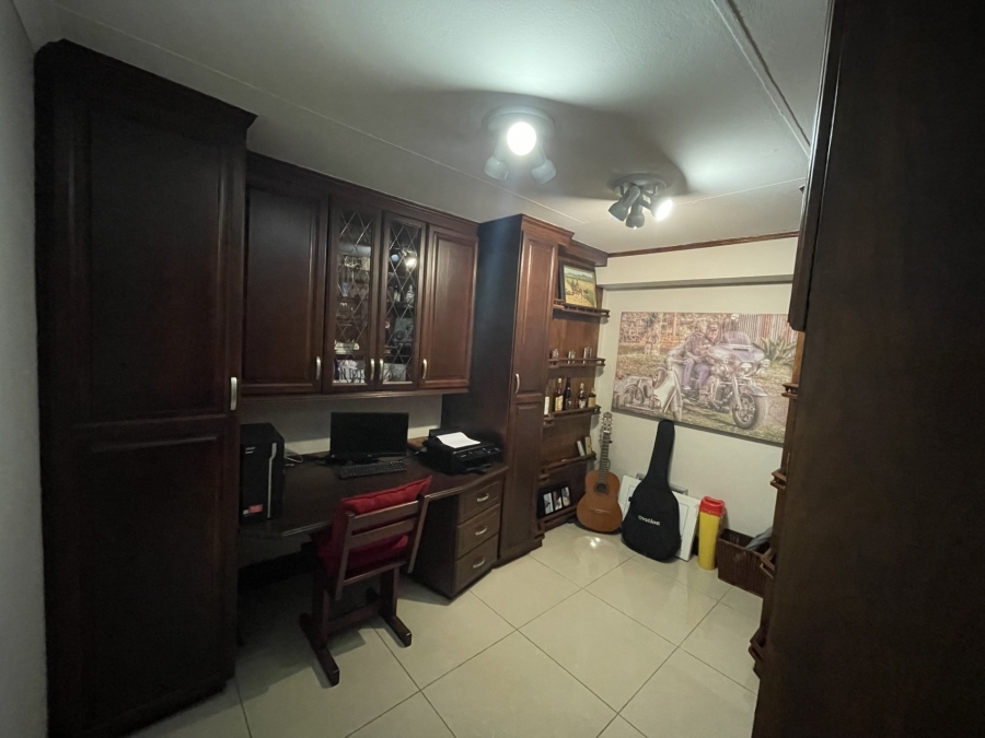 4 Bedroom Property for Sale in Heuwelsig Free State